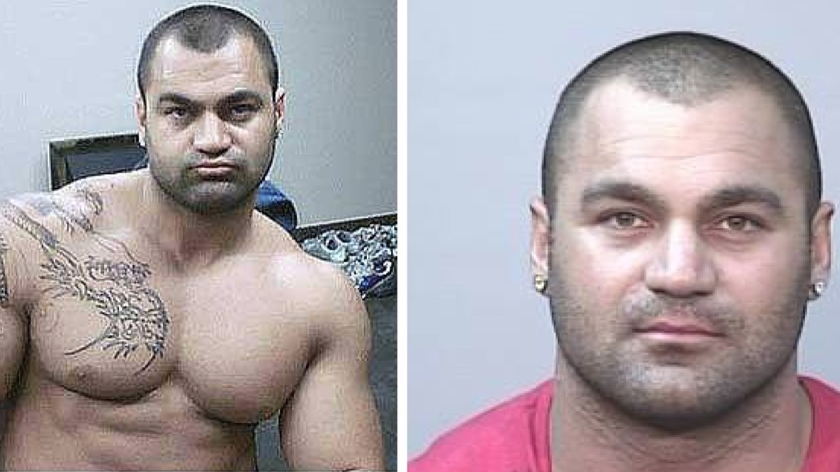 Hakan Ayik håller sig gömd i Turkiet enligt australiensisk polis.  