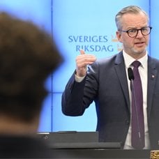 Politiker, pengar, kryss