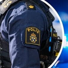 Polis vänster. Blåljus höger.