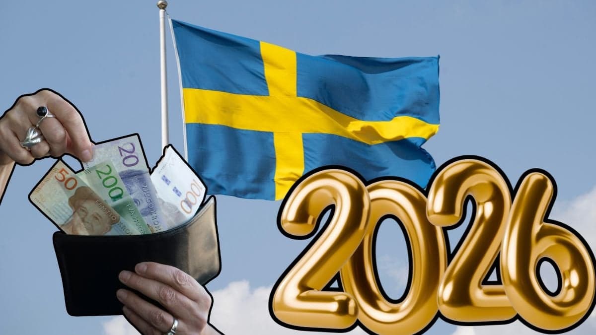 Svenska flaggan, plånbok och ballonger som säger 2026.