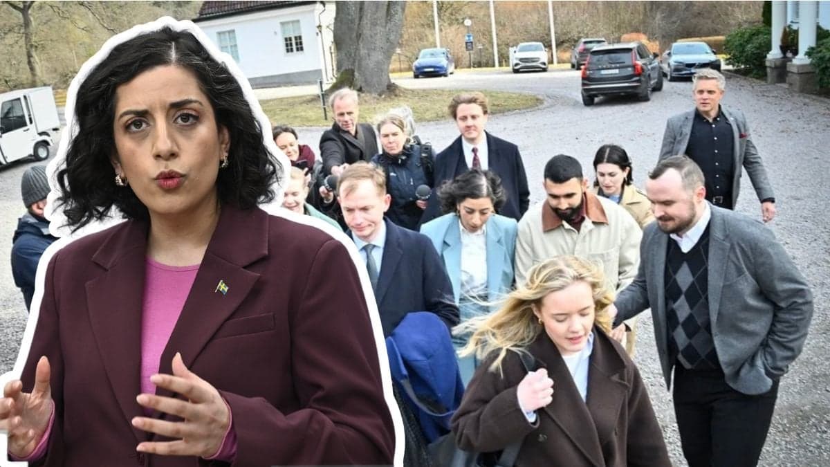 Partiledare Simona Mohamsson (L) på väg in till Liberalernas partistyrelsemöte på fredagsförmiddagen.