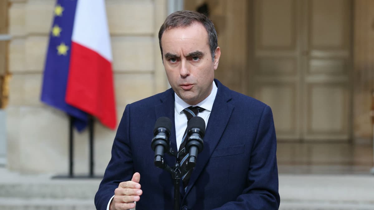 Sebastien Lecornu, Frankrikes premiärminister, avgår. 