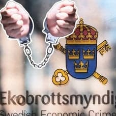 Ekobrottsmyndigheten, kommunhuset i Sundsvall och handbojade händer.