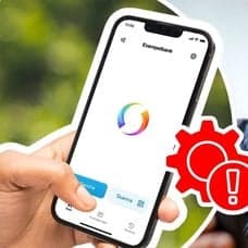 Swish-appen i mobiltelefon och bekymrad man