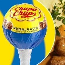 Bilder på Ikeas köttklubba och köttbullar med lingon och mos.