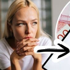 Ung kvinna, brev från CSN och svenska sedlar