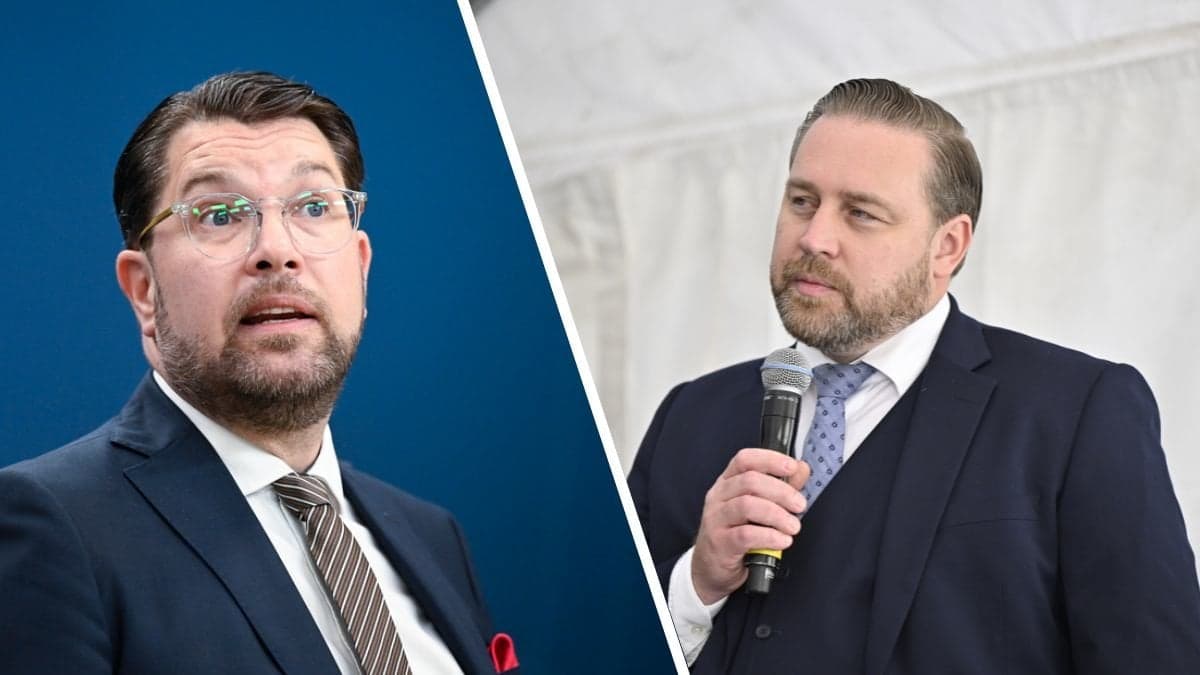 Till vänster syns Jimmy Åkesson och till höger Mattias Karlsson. Båda i kostym.