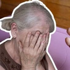 Ledsen kvinna och en mobiltelefon med Swish-appen öppen.