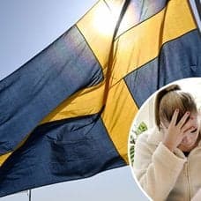 Svenska flaggan och vårsol. I en cirkelram syns en kvinna med handen för pannan när hon läser sin elräkning.
