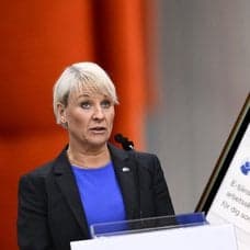 Anna Tenje, mobil