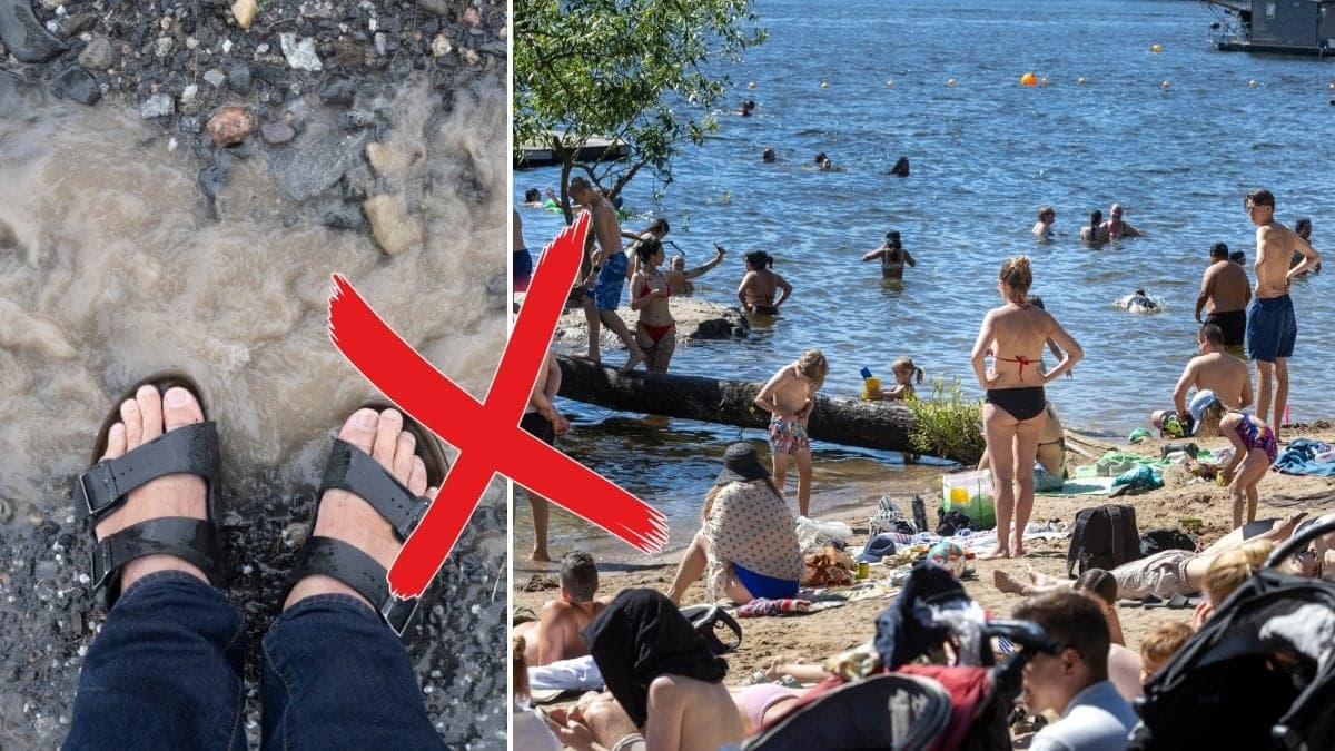 Ett par blöta fötter står framför ett tillfälligt vattendrag och ett strandbad.