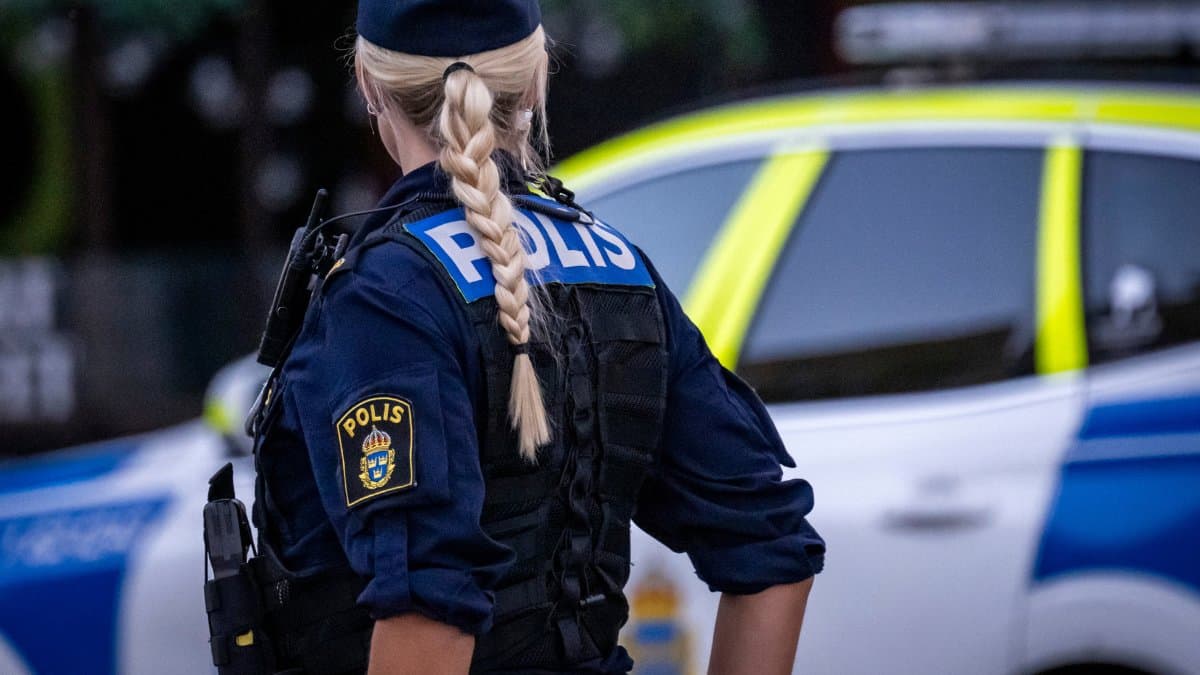 Polis
