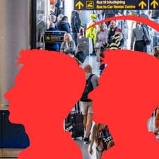 Kastrup i bakgrunden. Två röda siluetter av män. Röd pil pekar tpå siluetterna av männen till en svart siluett av en flicka.