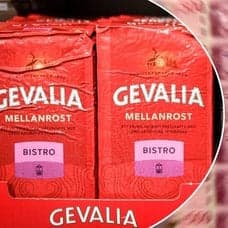 Bilder på kaffe och nya sedlar.