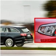 Genrebild på en Mercedes bil och turkos färg