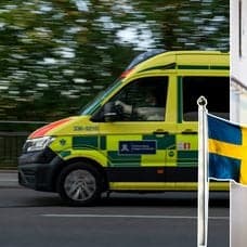 Ambulans, svensk flaga, äldreboende 