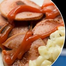 Bilder på falukorv och falukorv med stuvade makaroner.