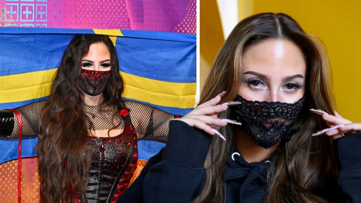 Felicia håller upp svensk flagga och närbild på Felicias mask