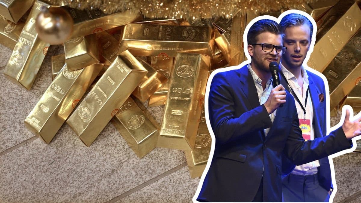 Lucas Simonsson och Carl Déman utgör tillsammans med Jonas Fagerström humortrion JLC. Nu är guldtvisten kring ett husköp som Simonsson och Déman gjort på väg att lösas. 