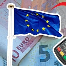 Euro-sedlar i bakgrunden. EU flagga utklippt vänster. En kortläsare och mobil där det står APPROVED på skärmen utklippt till höger.