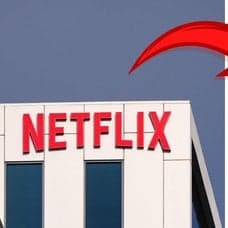 Netflix-skylt höger. Tom Plånbok höger.