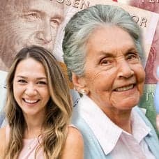 Ung kvinna, äldre dam och medelålders man och en spargris