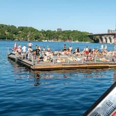 badbrygga i stockholm och termometer