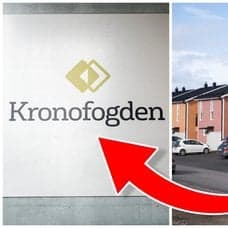 Kronofogdens logotyp och småhus längs en gata. 