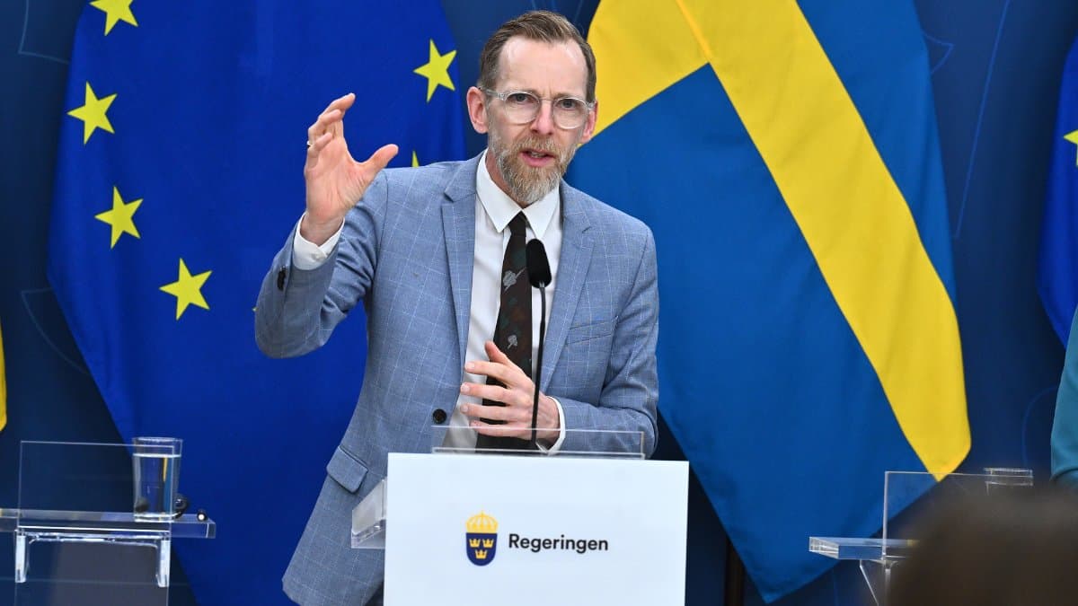 ocialminister Jakob Forssmed (KD) under en presskonferens där hanpresenterar en nyhet om elektronisk övervakning till skydd för barn och unga 7 maj 2026.