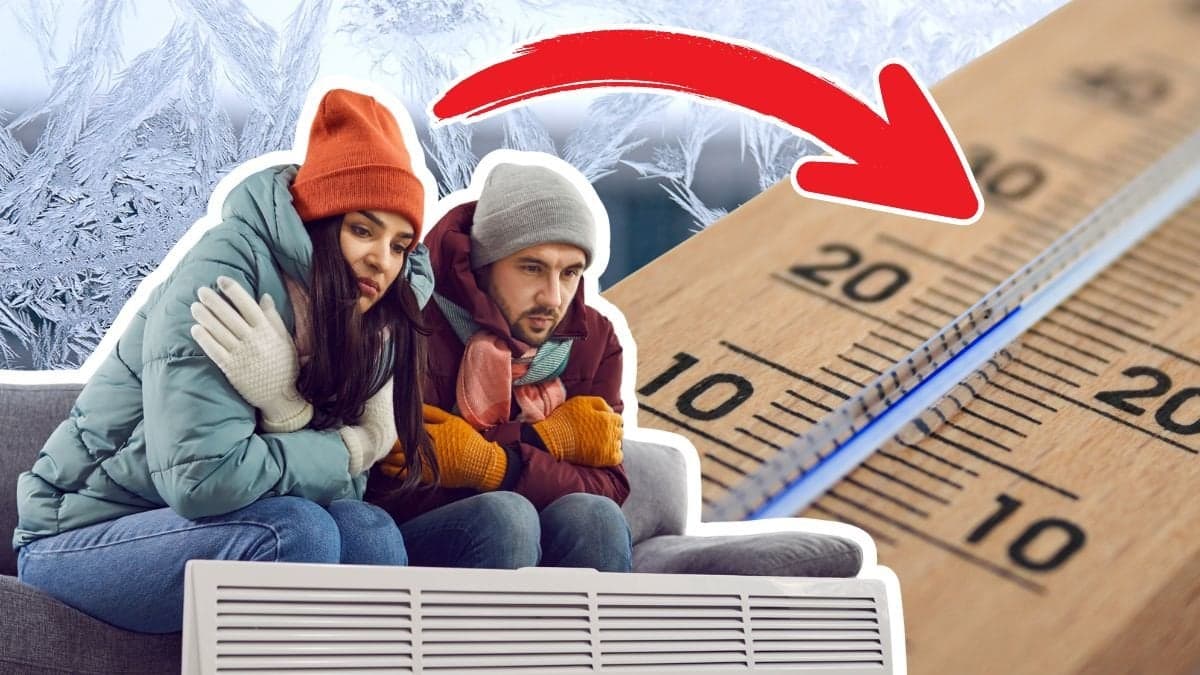 Par med ytterkläder i soffan, en frostig fönsterruta och en termometer