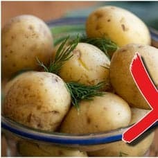 Färskpotatis, kokt potatis och sill. 