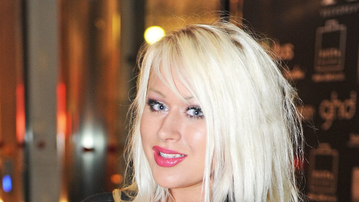 Hanna Widerstedt ler mot kameran