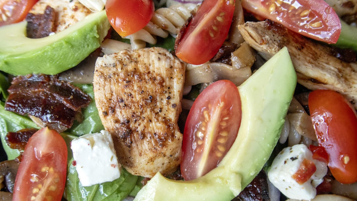 Kycklingsallad. Genrebild.