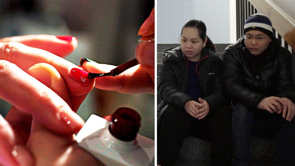 naglar som blir målade, en asiatisk kvinna, en asiatisk man, sitter i en trappa