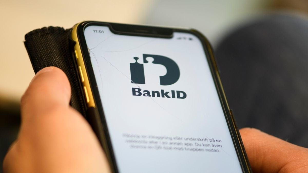 Flera banker går ut med en BankID-relaterad varning.