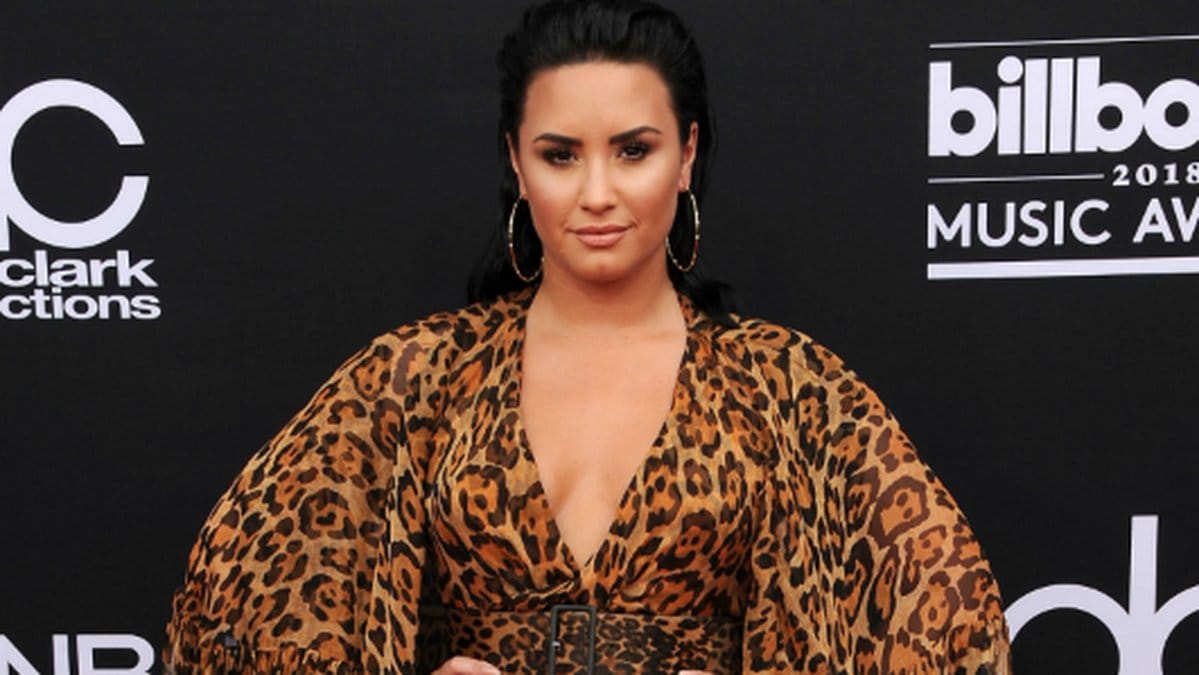 Demi Lovato ska till rehab