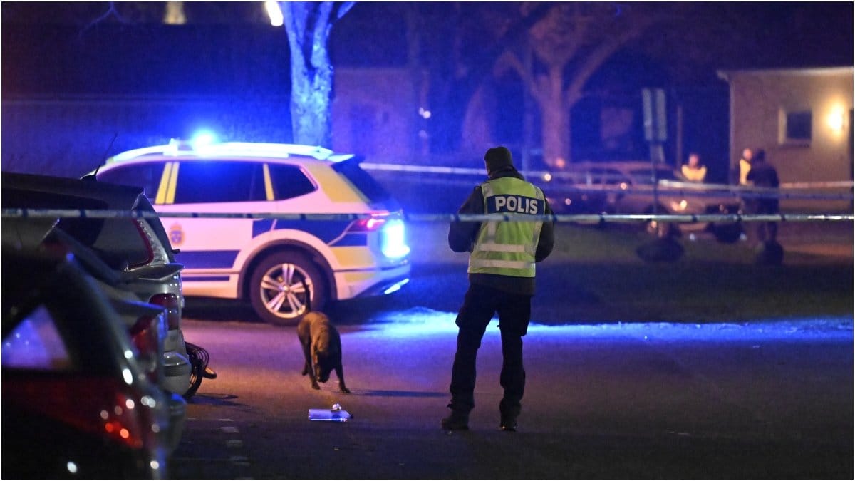 En man har dött efter en skjutning i Kristianstad.