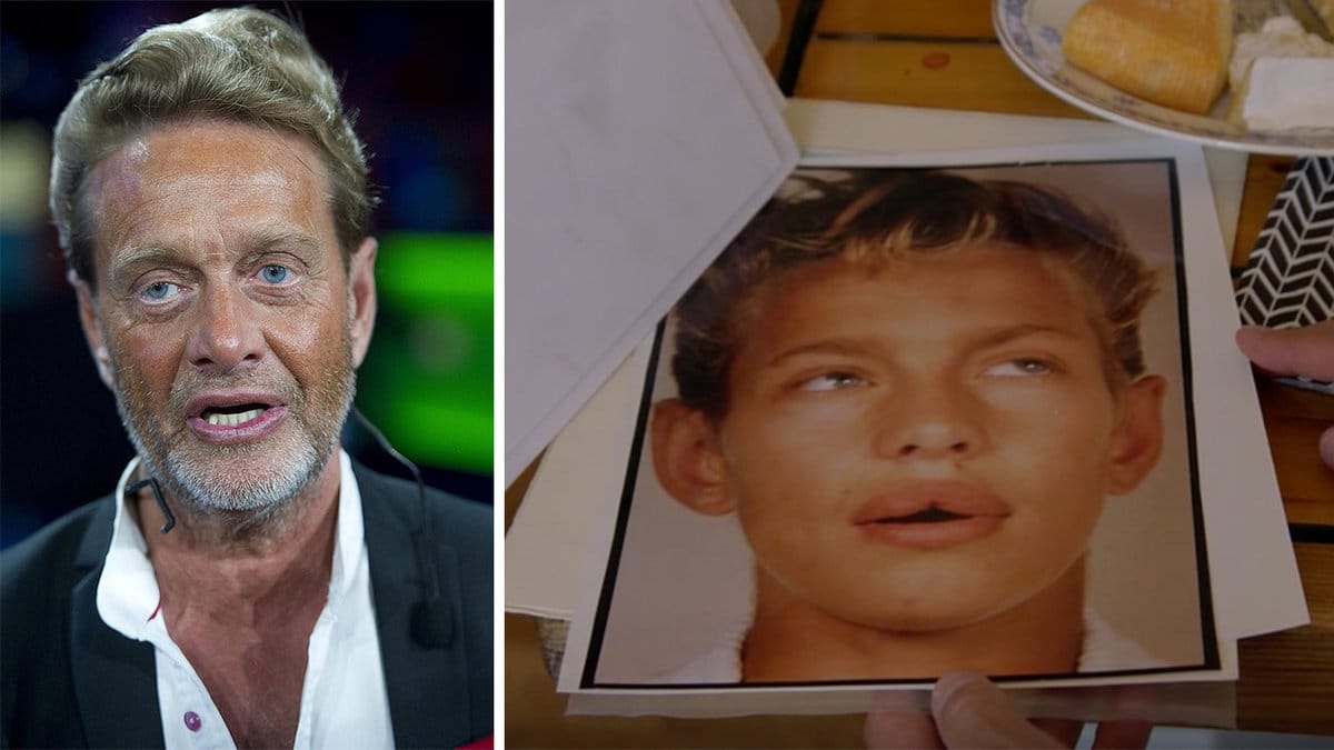 en man i grått hårt i mörk kostym och vit skjorta, en bild på en ung blond man