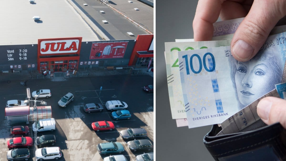 Parkering på utanför en Julabutik och svenska pengar.