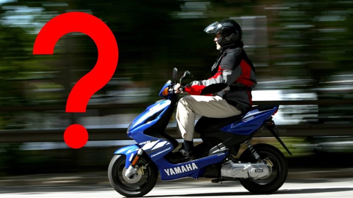 Skjutsa på moped
