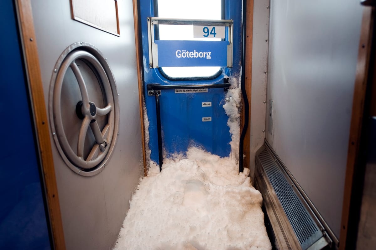Snö på tåg