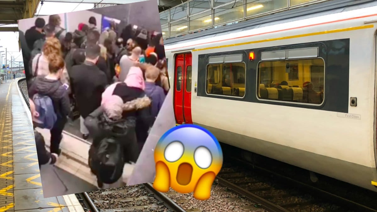 Klippet avslöjar trängseln vid en pendeltågsstation i Stockholm.