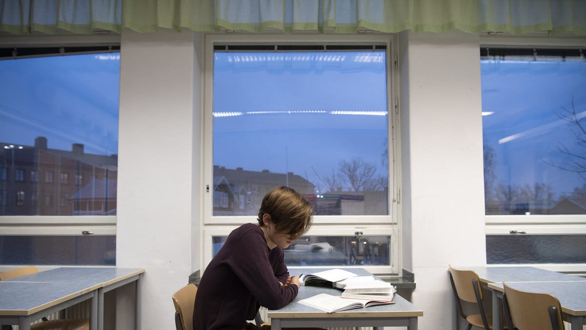 Elever ska få betalt för tre veckor extra i skolan.