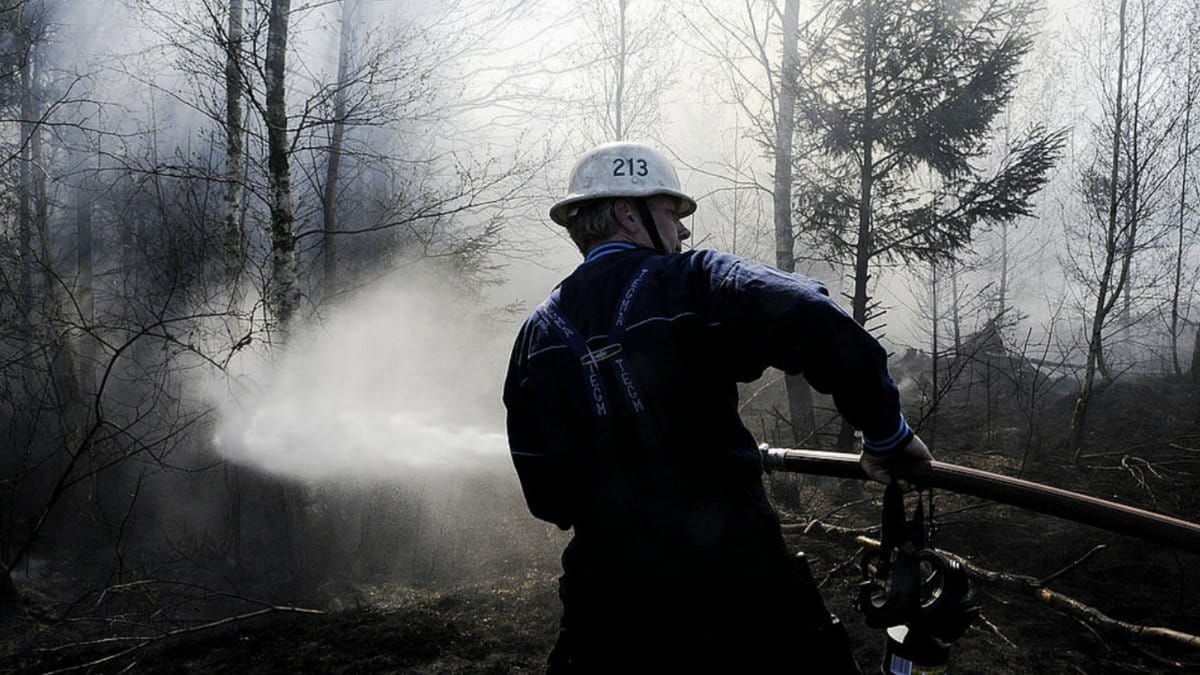 Pyroman-satter-skrack-i-by