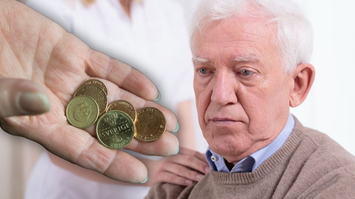 Mynt i en hand och en ledsen man.