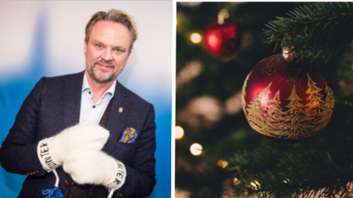Tommy Ivarsson och en julgran. 