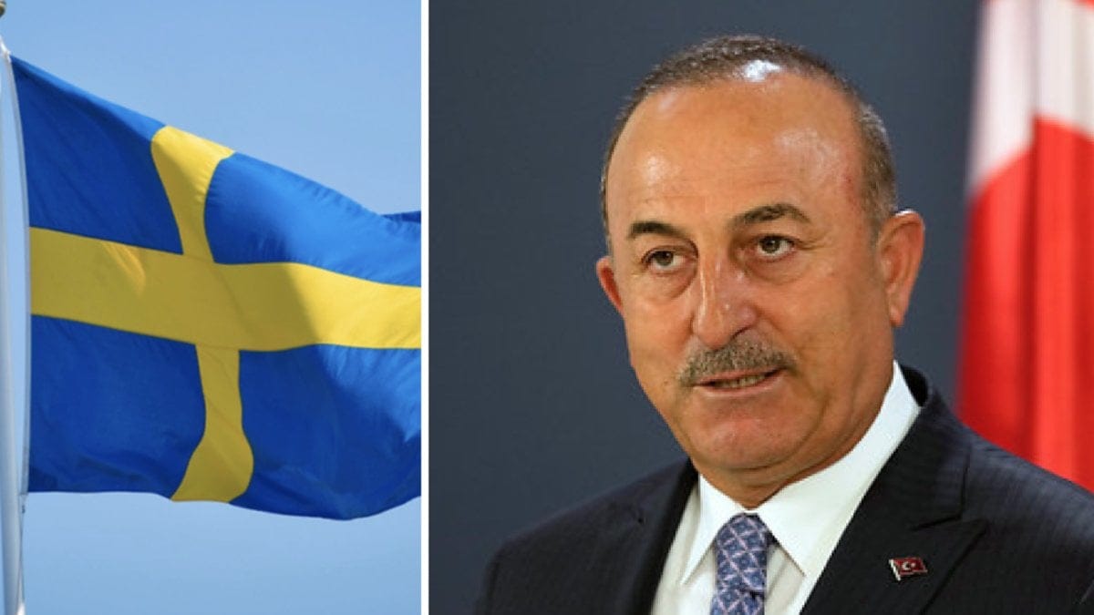 Turkiets utrikesminister Mevlüt Cavusoglu och utrikesdepartementet ska ha kallat upp Sveriges ambassadör i Turkiet, enligt turkiska medier.