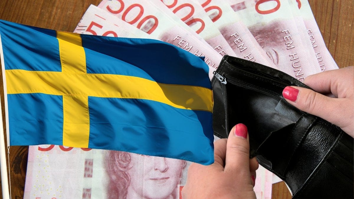 Förstärkt krona bidrog till att kostnaderna för statsskulden sjönk. 