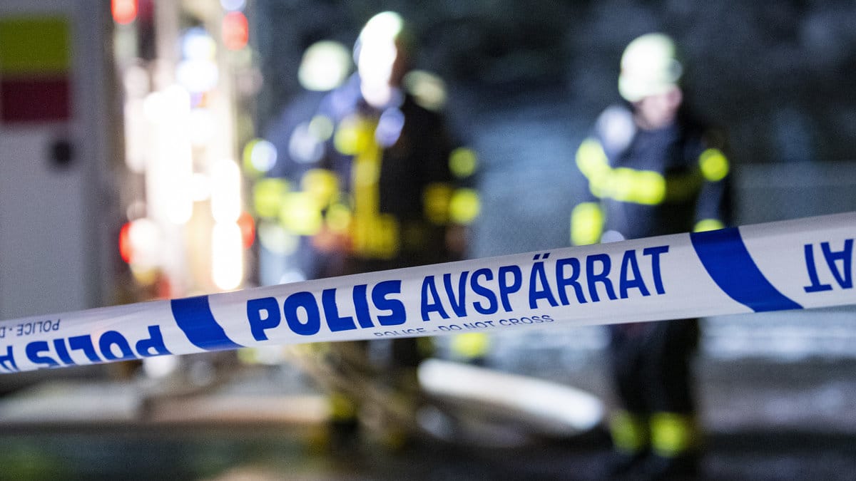 En kvinna har dött efter en villabrand i Bollnäs.