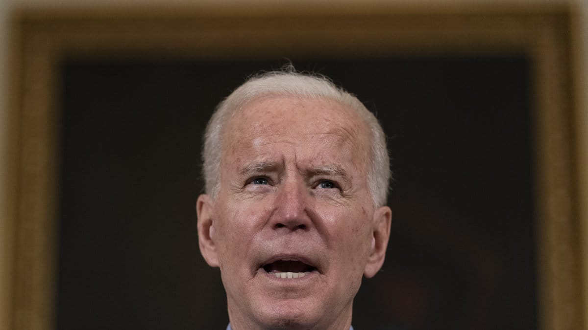Joe Biden vill inte ge hemligstämplade dokument till den förra presidenten Donald Trump.